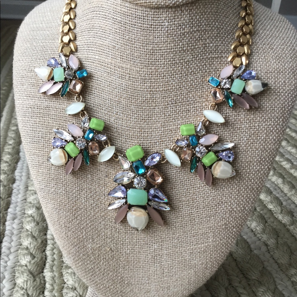 Trellis statement necklace